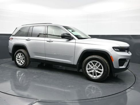 New 2026 Jeep Grand Cherokee Laredo X AWD/4WD image 5