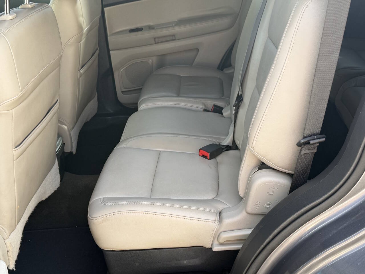 Used 2013 Ford Explorer XLT FWD image 17