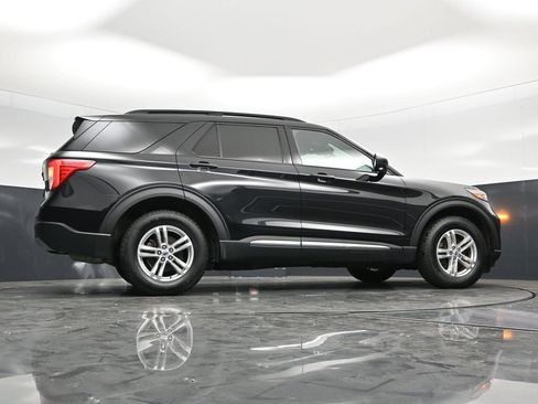 Used 2023 Ford Explorer XLT w/ Equipment Group 202A AWD/4WD image 57