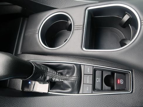 Used 2019 Toyota Avalon XLE w/ Moonroof Package FWD image 31