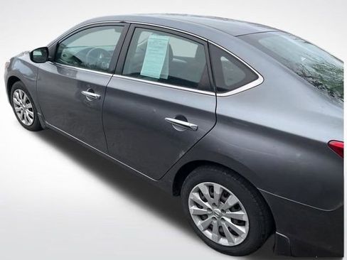 Used 2019 Nissan Sentra S image 6