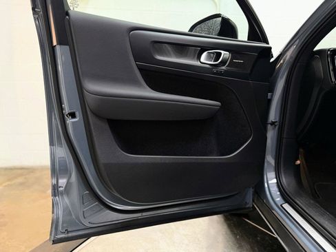 Used 2023 Volvo C40 P8 Recharge Ultimate image 12