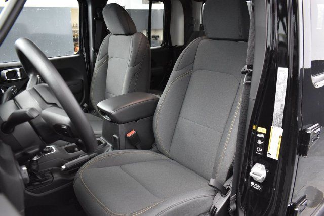 Used 2025 Jeep Gladiator Sport AWD/4WD image 18