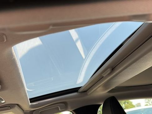Used 2024 Toyota Prius Prime FWD image 11