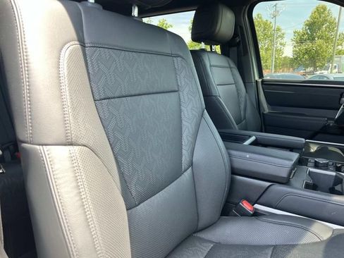 Used 2025 Toyota Tundra Limited AWD/4WD image 26