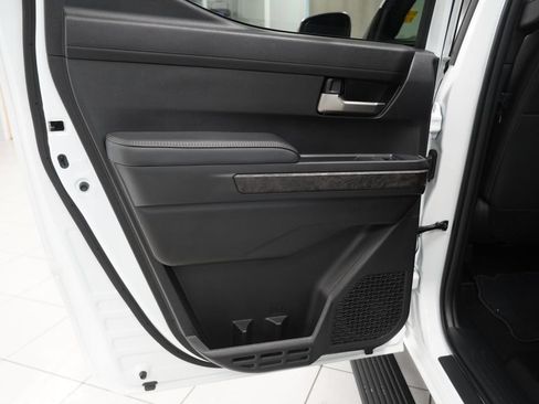 Used 2025 Toyota Tacoma Limited AWD/4WD image 25