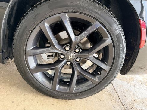 Used 2023 Dodge Charger SXT w/ Blacktop Package image 11