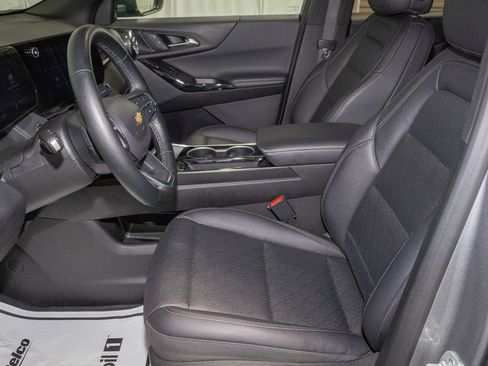 Used 2025 Chevrolet Equinox LT w/ Convenience Package II AWD/4WD image 11