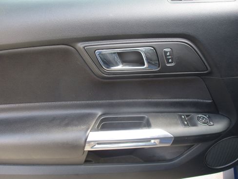 Used 2017 Ford Mustang GT w/ GT Performance Package image 13