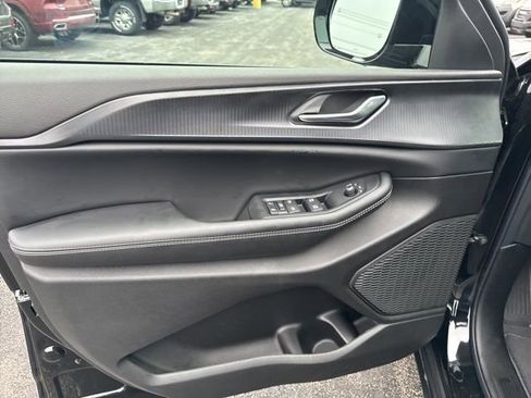 New 2025 Jeep Grand Cherokee Altitude w/ Trailer Tow Package image 23