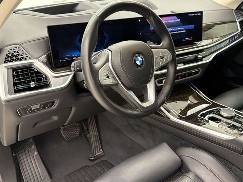 Used 2023 BMW X7 xDrive40i w/ Premium Package AWD/4WD image 4