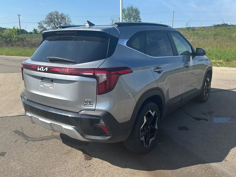 Used 2025 Kia Seltos EX w/ EX Sunroof Package AWD/4WD image 5