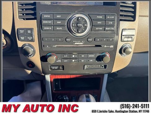 Used 2012 Nissan Pathfinder LE image 16