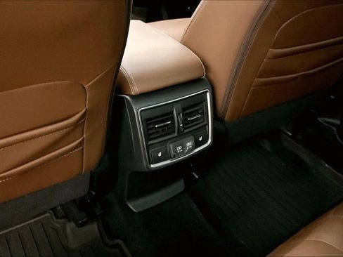 Used 2020 Subaru Forester Touring image 10