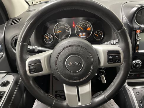 Used 2015 Jeep Compass Latitude AWD/4WD image 30