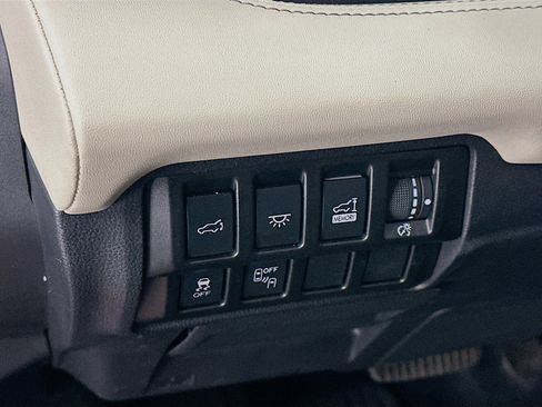 Used 2021 Subaru Ascent Limited w/ Technology Package image 17