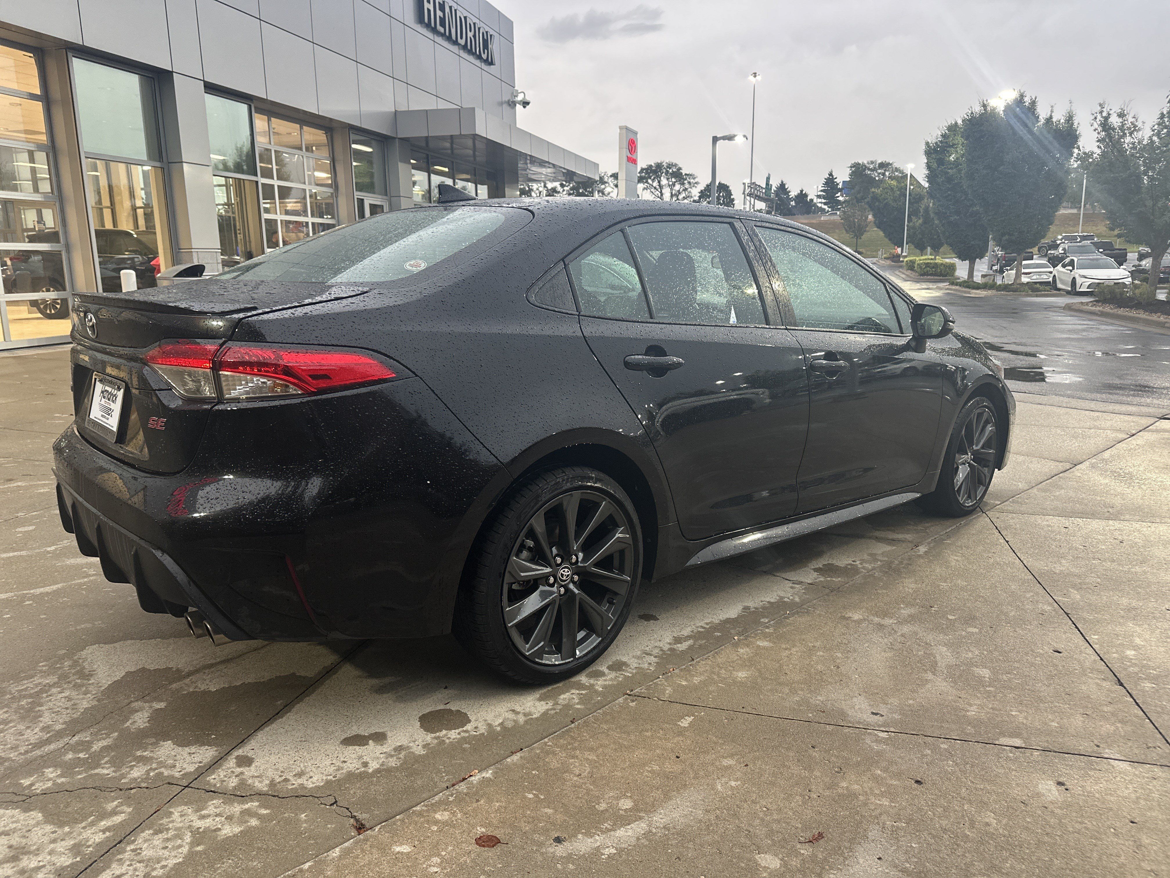 Used 2025 Toyota Corolla SE FWD image 6