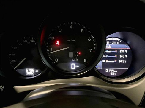 Used 2025 Porsche Macan image 21