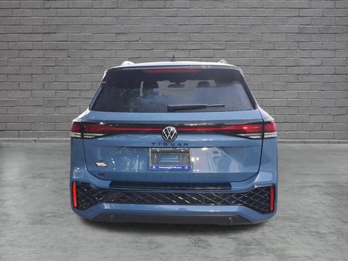 New 2026 Volkswagen Tiguan SE R-Line FWD image 4