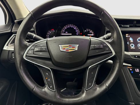 Used 2019 Cadillac XT5 Premium Luxury AWD/4WD image 19