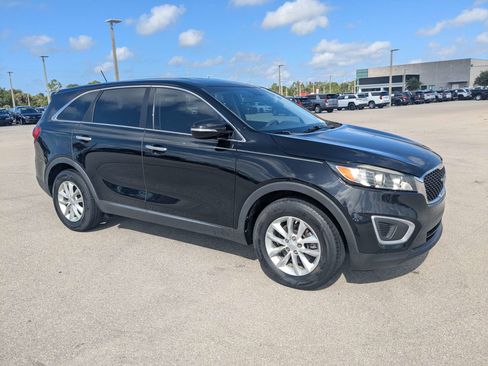Used 2018 Kia Sorento L FWD image 2