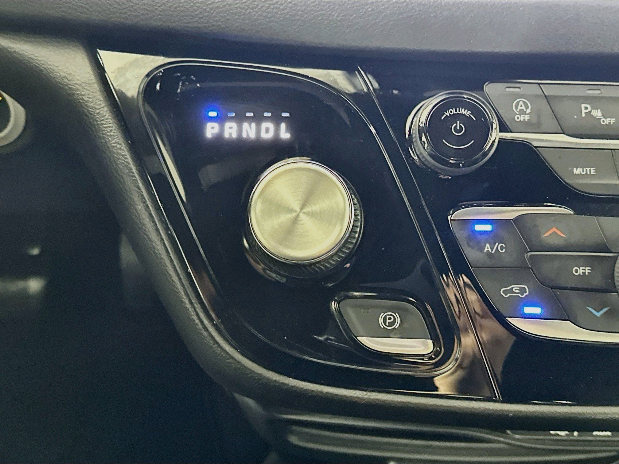 Used 2025 Chrysler Pacifica Select FWD image 24