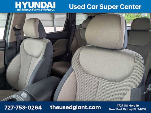 Used 2022 Hyundai Santa Fe SEL w/ Winter Weather Package FWD image 7