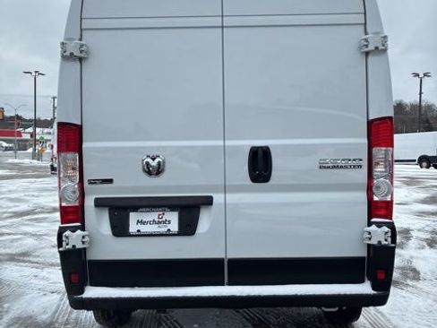 Used 2025 RAM ProMaster 2500 w/ Convenience Group image 6
