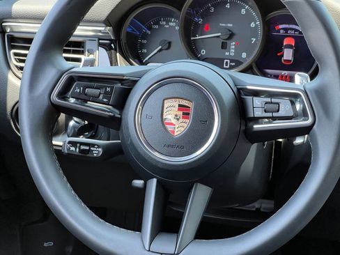 Certified 2026 Porsche Macan AWD/4WD image 24