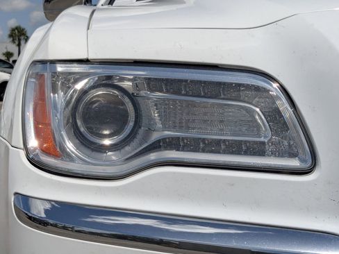Used 2014 Chrysler 300 C RWD image 13