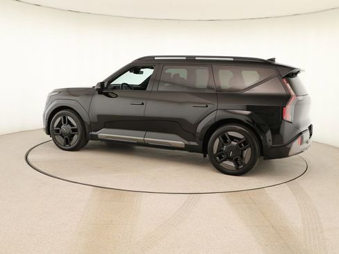 Used 2024 Kia EV9 GT-Line image 3