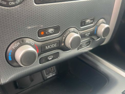 Used 2019 Nissan Pathfinder SL FWD image 20