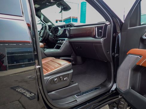 Used 2024 GMC Sierra 2500 Denali Ultimate w/ Max Trailering Package AWD/4WD image 27