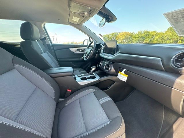 Used 2025 Chevrolet Blazer LT FWD image 15