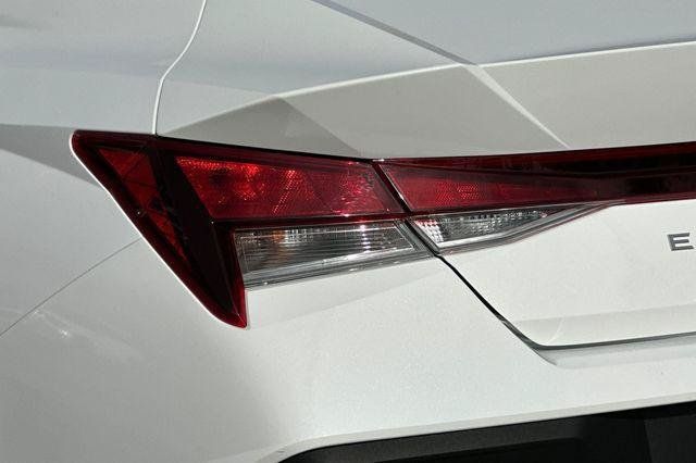 Certified 2026 Hyundai Elantra SE FWD image 26