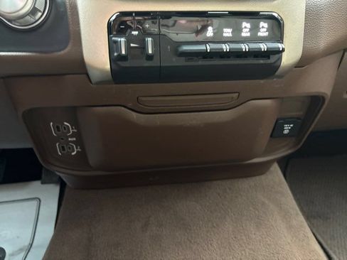 Used 2019 RAM 1500 Laramie AWD/4WD image 34