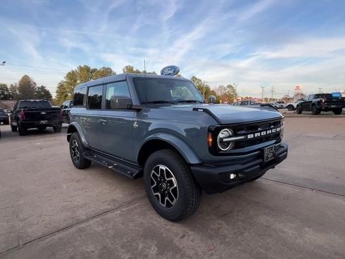 New 2025 Ford Bronco Outer Banks image 8