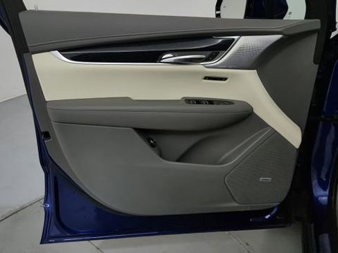 Certified 2023 Cadillac XT6 Premium Luxury image 27