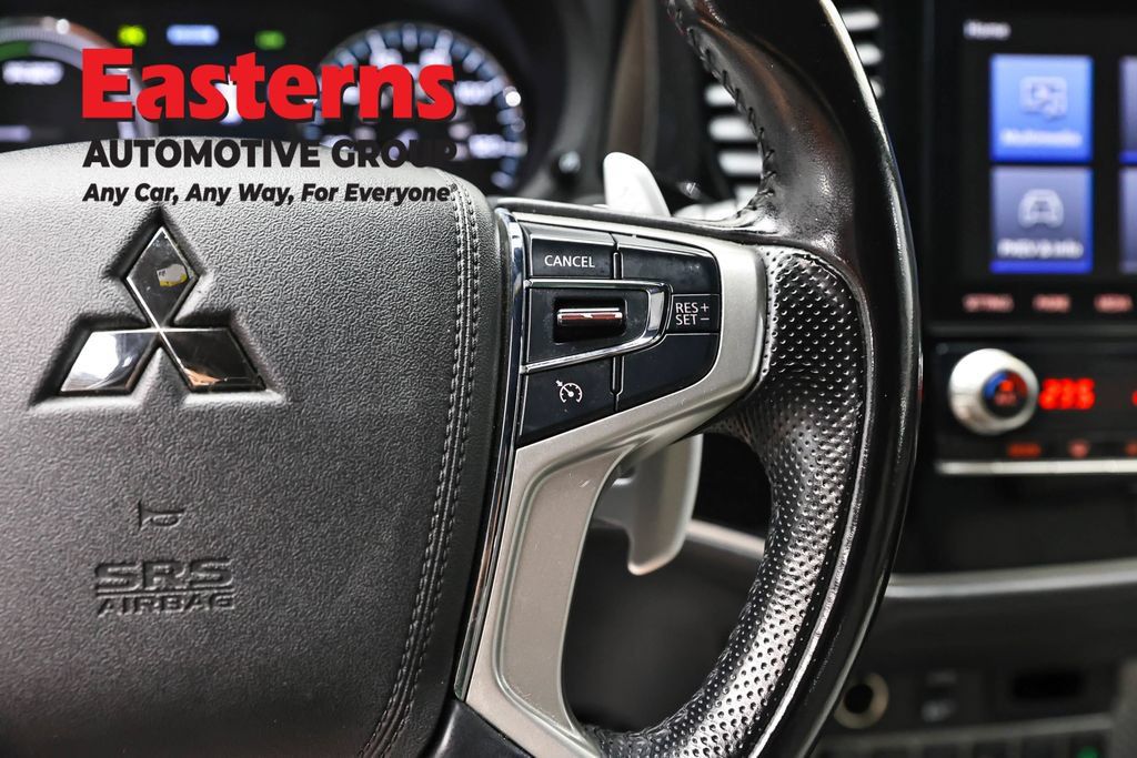 Used 2020 Mitsubishi Outlander SEL AWD/4WD image 17