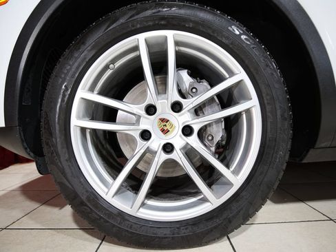 Used 2020 Porsche Cayenne AWD/4WD image 7