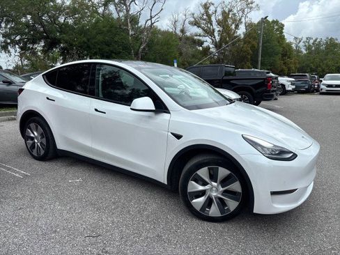 Used 2021 Tesla Model Y Long Range image 6