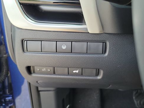 Used 2023 Nissan Rogue SV w/ SV Premium Package FWD image 21