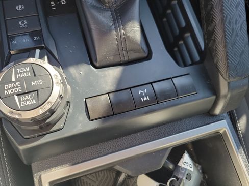 Certified 2025 Toyota Tacoma TRD Off-Road image 33