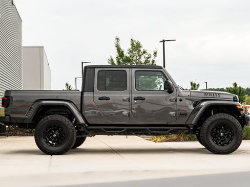 Used 2022 Jeep Gladiator Sport AWD/4WD image 3
