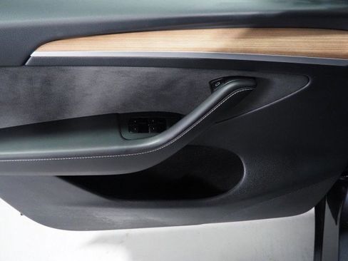Used 2025 Tesla Model Y Long Range RWD image 55
