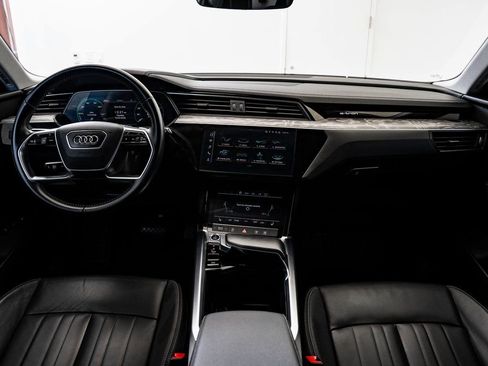 Used 2021 Audi e-tron Premium w/ Convenience Plus Package image 33