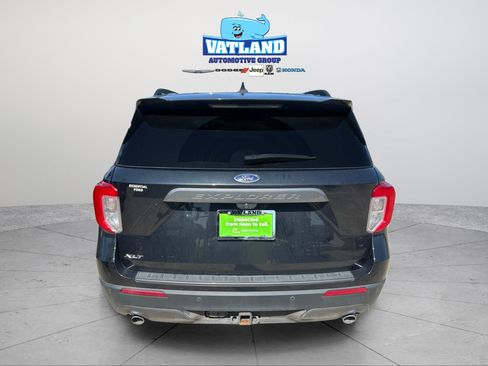 Used 2023 Ford Explorer XLT w/ Equipment Group 202A RWD image 3