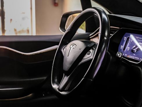 Used 2020 Tesla Model X Long Range AWD/4WD image 24