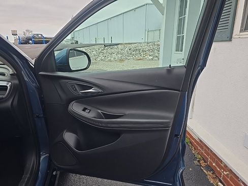 Used 2024 Buick Encore GX Sport Touring image 25