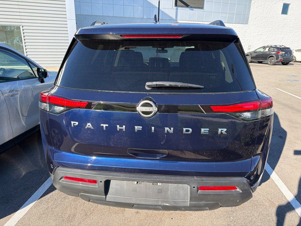 Used 2025 Nissan Pathfinder SV AWD/4WD image 14